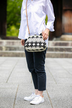 画像をギャラリービューアに読み込む, アンティークがま口ポシェット こま犬/Pochette