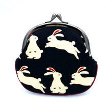 画像をギャラリービューアに読み込む, ピン入りがま口 白うさぎ/Purse