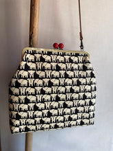 将图片加载到图库查看器,古董方形钱包 大象手拿包