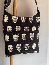 画像をギャラリービューアに読み込む, ショルダー 能面/Shoulder bag