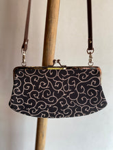 Load image into Gallery viewer, Parent-child clasp pouch, crepe arabesque pattern / Pochette