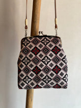 画像をギャラリービューアに読み込む, がま口ポシェット 龍郷/Pochette