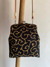 画像をギャラリービューアに読み込む, がま口ポシェット 帆布唐草/Pochette