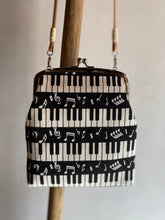 画像をギャラリービューアに読み込む, がま口ポシェット 音符/Pochette