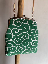 画像をギャラリービューアに読み込む, がま口ポシェット 帆布唐草/Pochette