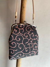 画像をギャラリービューアに読み込む, がま口ポシェット 帆布唐草/Pochette