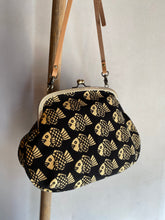 画像をギャラリービューアに読み込む, アンティークがま口ポシェット たいやき/Pochette