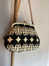 画像をギャラリービューアに読み込む, アンティークがま口ポシェット こま犬/Pochette