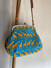 画像をギャラリービューアに読み込む, アンティークがま口ポシェット きりん/Pochette