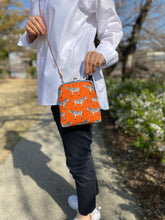 将图片加载到图库查看器,斑马扣袋