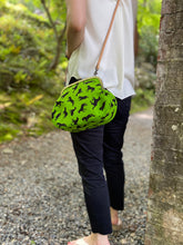 画像をギャラリービューアに読み込む, アンティークがま口ポシェット うま/Pochette