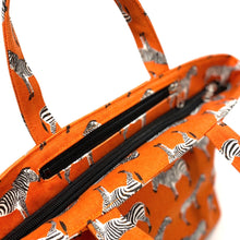 将图片加载到图库查看器,Daily Tote(小)斑马纹/托特包