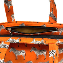 将图片加载到图库查看器,Daily Tote(小)斑马纹/托特包