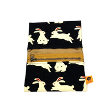 画像をギャラリービューアに読み込む, ファスナーカードケース 白うさぎ/Card case