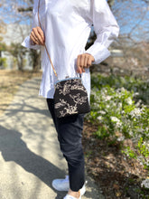 画像をギャラリービューアに読み込む, がま口ポシェット 鳥獣戯画/pochette