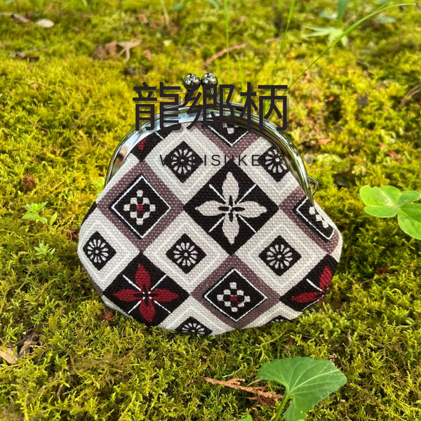 记忆栖息于达吾花纹之中：侘寂的一段小小的布料故事